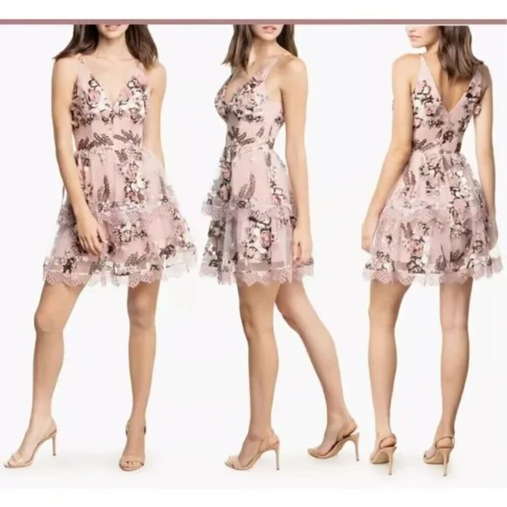 DRESS THE POPULATION WOMEN'S NELLIE  FLORAL EMBROIDERED FIT & FLARE DRESS M